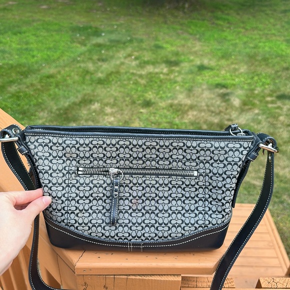 Coach F10945 Soho Hamptons Signature Mini Adjustable Shoulder Bag Black - Picture 4 of 16